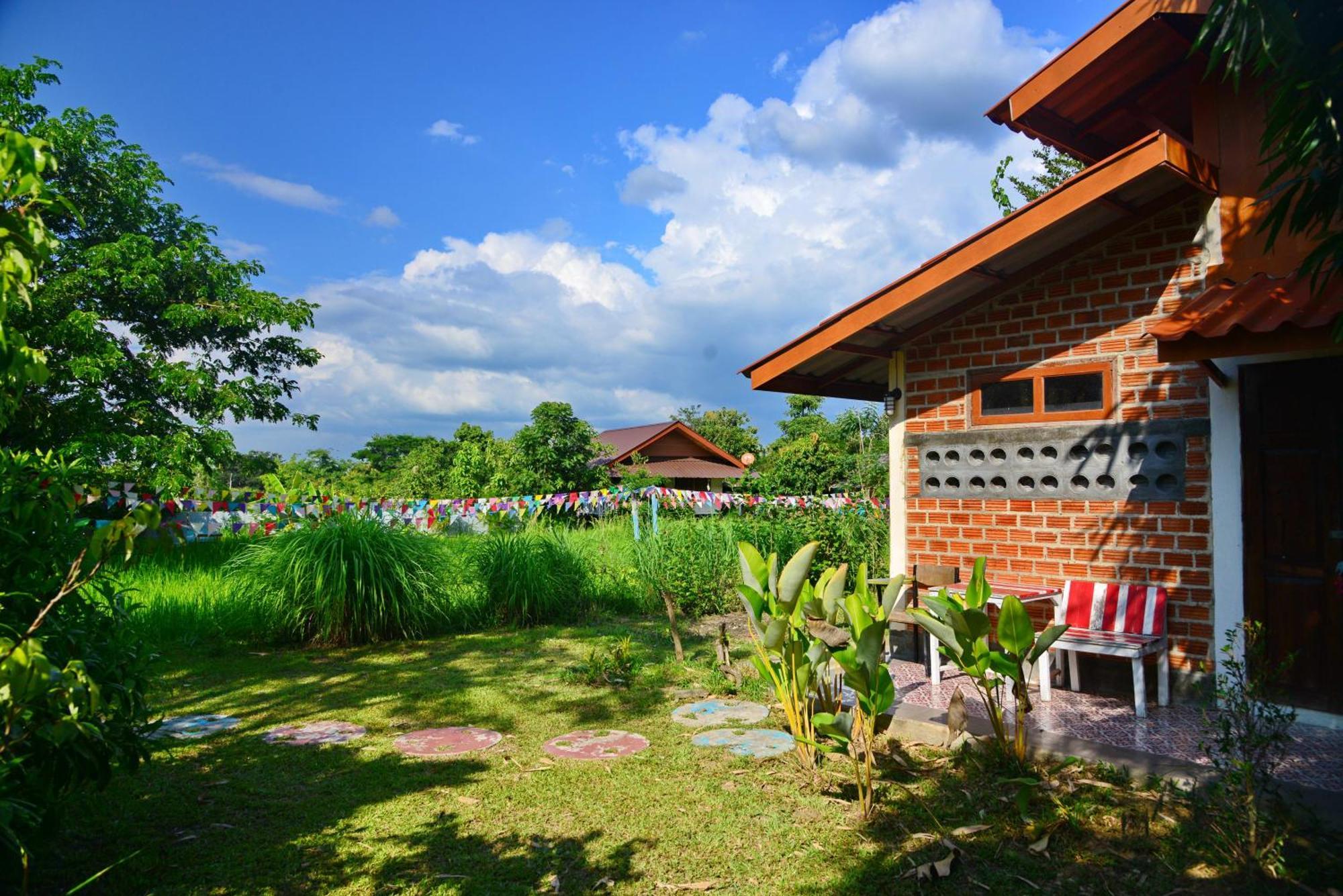 อยู่ดินกินดีฟาร์มสเตย์ Mae Rim Exteriör bild